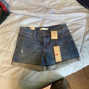 Levi women’s shorts